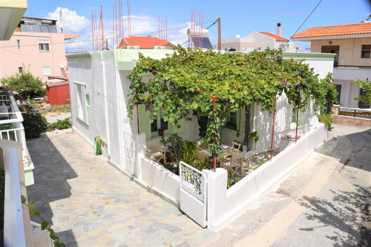 Village Home In Paradisi  ภายนอก รูปภาพ