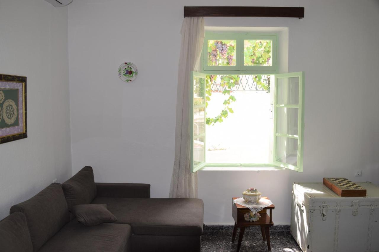 Village Home In Paradisi  ภายนอก รูปภาพ