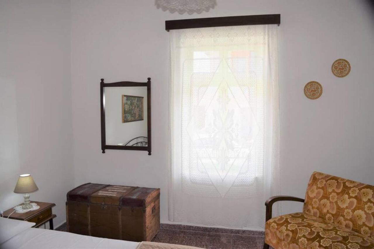 Village Home In Paradisi  ภายนอก รูปภาพ