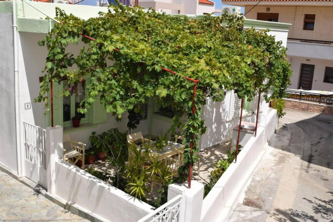 Village Home In Paradisi  ภายนอก รูปภาพ