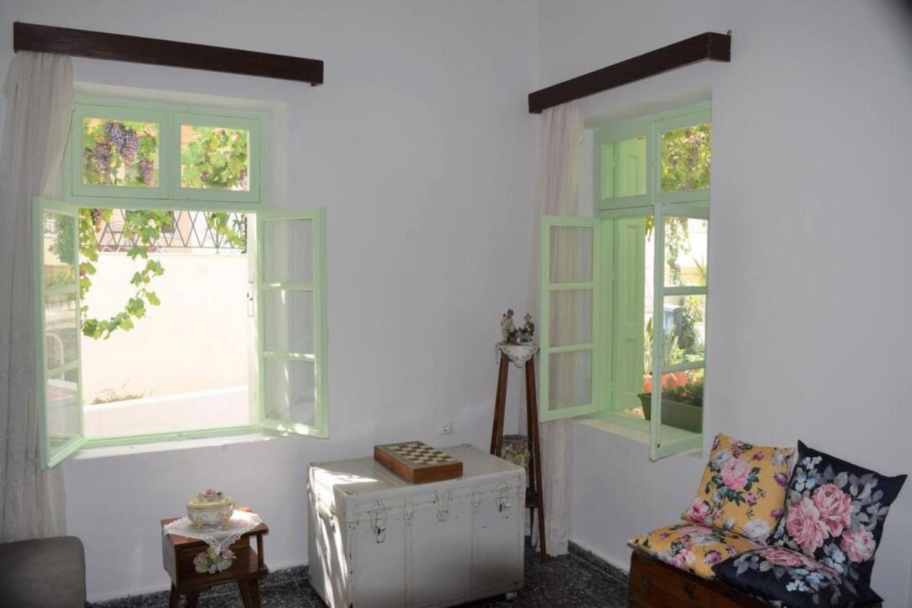 Village Home In Paradisi  ภายนอก รูปภาพ